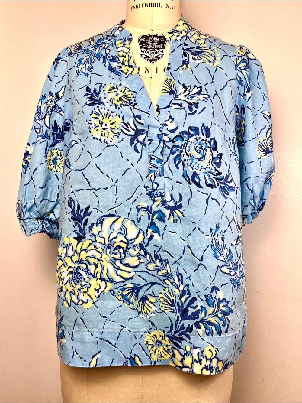 Sz. 4 Lilly Pulitzer Linen Floral Puff-Sleeve V-Neck Blouse